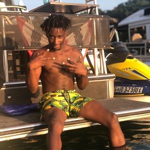 Meet your Posher, Tariq